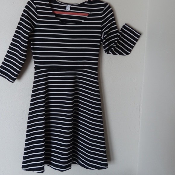 Striped comfortable summer dress - Picture 2 of 8